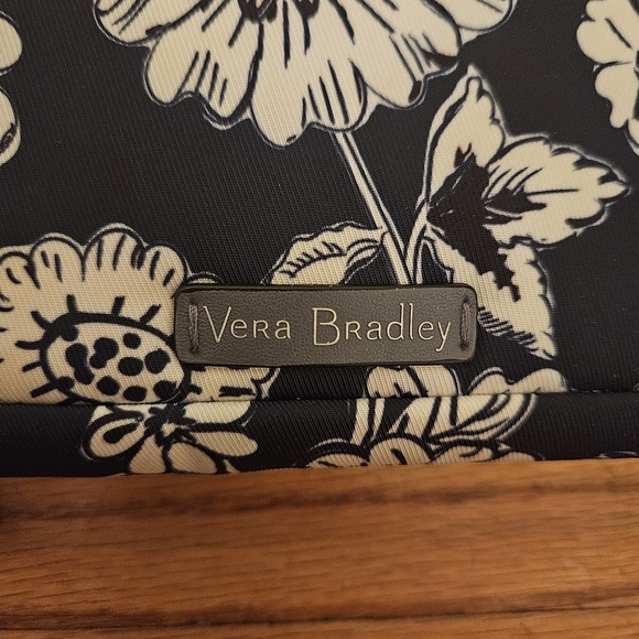 VERA BRADLEY Crossbody & Wallet - Picture 3 of 16